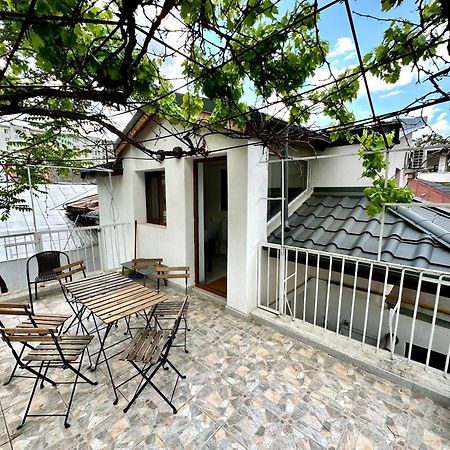 Villa Interbelic House With Courtyard And Terrace Bukarest Exterior foto